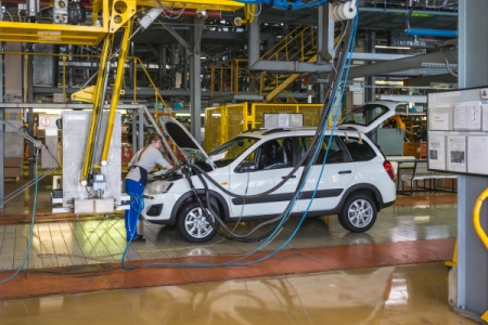 С 1 июля волжский автомобильный завод увеличит заработную плату работникам на 6%