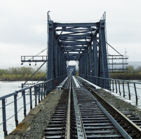 Железнодорожный мост обрушился в Саратовской области