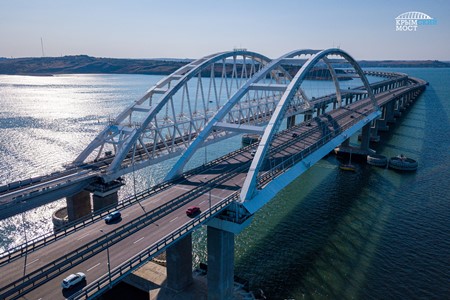Минтранс намерен расширить запретную зону для плавания возле Крымского моста