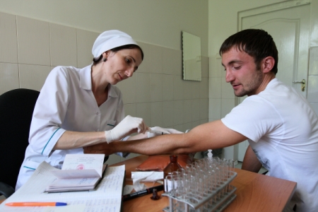 Десять врачей за год приехали работать в села КЧР по программе 