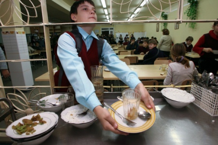 Младших школьников обеспечат бесплатным питанием в Югре к началу весны