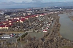 Вода уходит из оренбургского Новотроицка, где произошел перелив дамбы - мэр