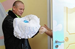 Подарочный набор для новорожденных расширили в Тверской области