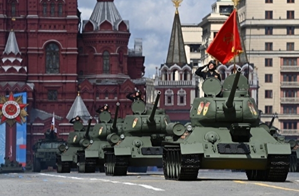 Парад Победы проходит на Красной площади в Москве