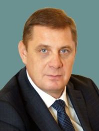 Председатель Волгоградской областной думы Н.Семисотов: "Законы должны быть понятны для каждого человека"