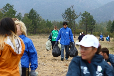 10 тысяч мешков мусора вывезли с берегов Байкала
