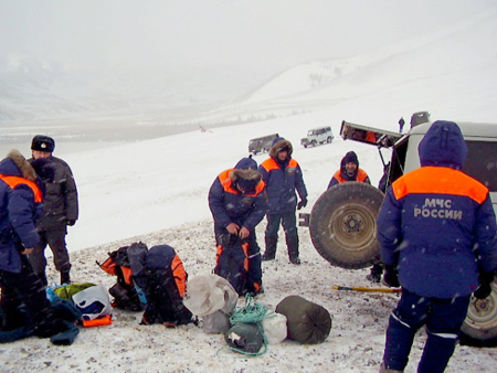 Двух участников туристической группы из Нижнего Новгорода накрыло снежной лавиной в горах Бурятии