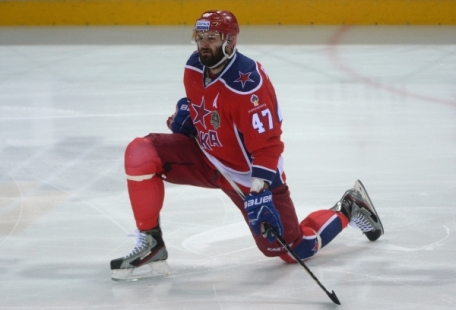 Нападающий сборной России по хоккею Радулов присоединится к команде