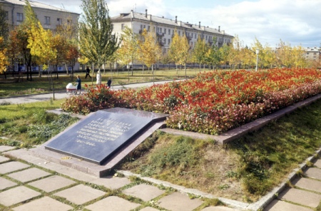 Мемориальные плиты установят в память советских солдат в Курской области