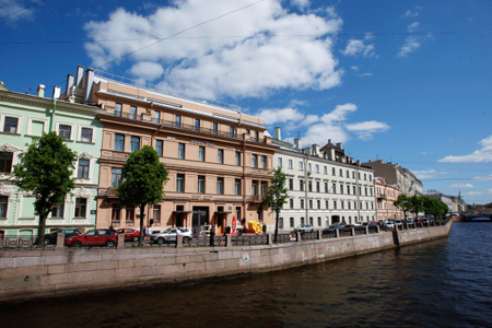 Теплая погода без осадков ожидается в Петербурге на выходных