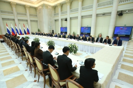 Премьеры РФ и КНР могут провести переговоры по энерговопросам в Санкт-Петербурге