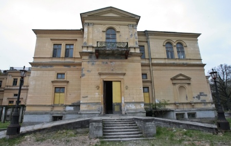 Более 300 памятников Ленобласти могут быть приватизированы - Дрозденко