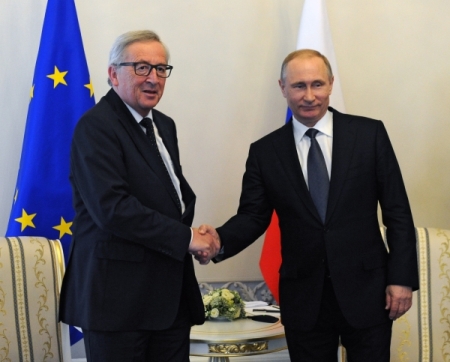 Путин и Юнкер договорились поддерживать контакт