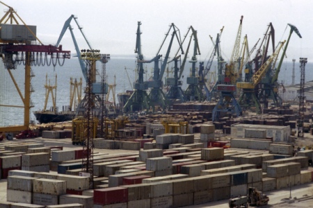 Правительство разрешило транспортировку радиоактивных веществ через морской порт Магадана