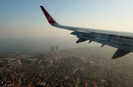 Рейс из Новосибирска в Стамбул вылетел с трехчасовой задержкой