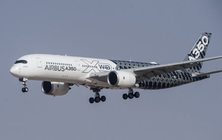 Пассажирский самолет вернулся с взлетной полосы аэропорта в Бурятии