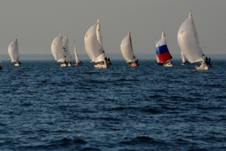 В Калининградском заливе стартовала парусная регата "Кубок трех губернаторов"