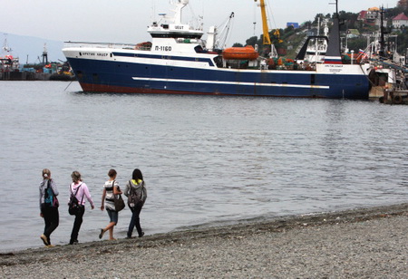 Семь браконьерских судов задержали у берегов Камчатки