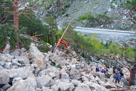 В Северной Осетии камнепад перекрыл движение на трассе, ведущей к одному из районов