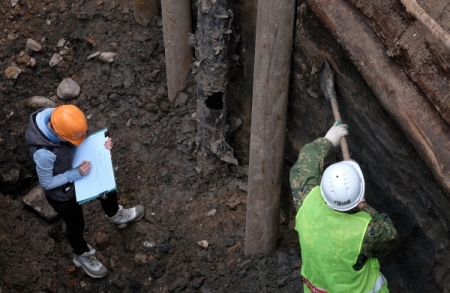 Археологи в Старой Руссе нашли первую в 2016 году берестяную грамоту