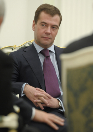 Медведев рассчитывает правильным образом распределить средства, выделенные на дорожную инфраструктуру Крыма и Севастополя