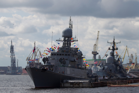 Парад кораблей и праздничный фейерверк увидят петербуржцы в День ВМФ