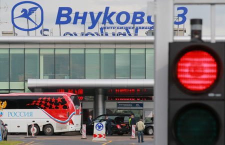 Водитель снегоуборщика признал свою вину в крушении во "Внуково" самолета главы Total