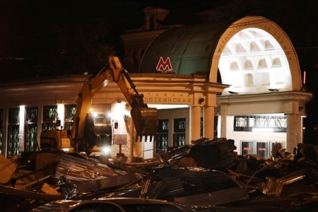 В Москве за ночь демонтировали более 90 объектов самостроя