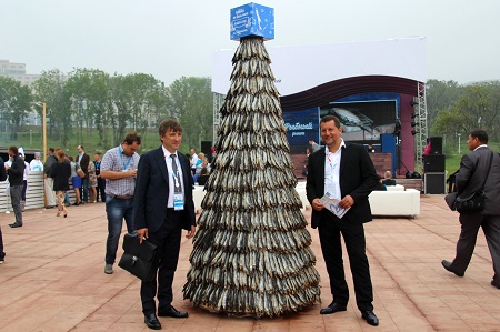 Дерево из сахалинской корюшки на "Улице Дальнего Востока" ВЭФ разобрали в считанные минуты