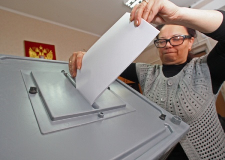 Попытку вброса бюллетеней на выборах в Госдуму расследуют в Ростове-на-Дону