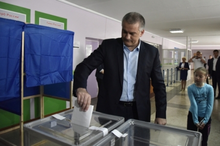 Выборы в Крыму проходят без происшествий