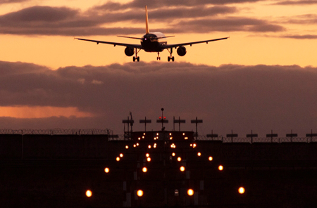 Самарский аэропорт на несколько дней в октябре отменит ночные рейсы из-за ремонта полосы