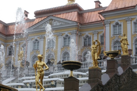 Один из старейших фонтанов Петергофа заработал после реставрации