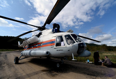 Вертолет МЧС прилетел тушить лесные пожары в Иркутскую область