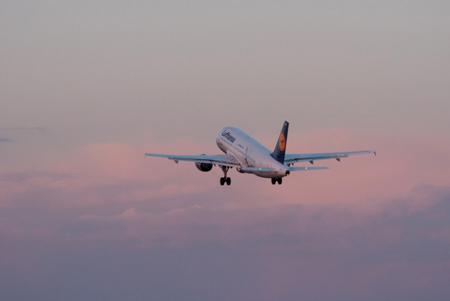Авиакомпания Royal Fligh открыла рейсы из Владивостока в Пхукет и Камрань