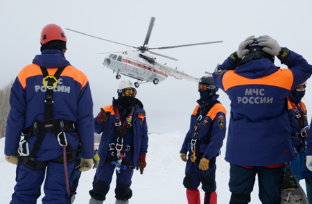Спасатели завершили работы на месте крушения вертолета "Робинсон" в Забайкалье