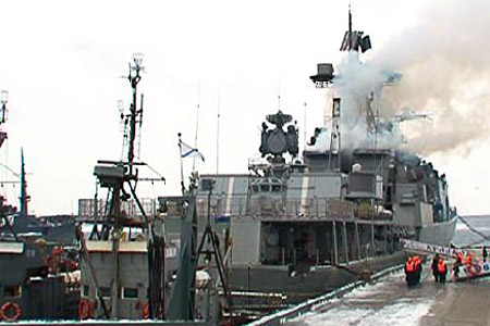 Российский корабль "Вице-адмирал Кулаков" помог терпящему бедствие украинскому судну