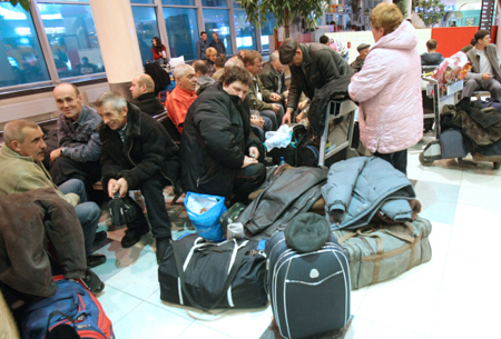 Пассажиры авиарейса Сеул - Лондон после экстренной посадки в ХМАО ждут резервный борт