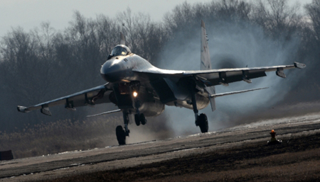 Звено Су-35 совершило перелет из Комсомольска-на-Амуре в Карелию