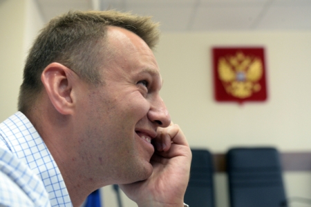 Суд разрешил Навальному уехать из Кирова до оглашения приговора
