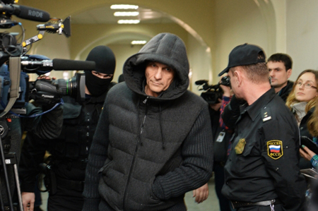 Экс-губернатор Хорошавин этапирован в Южно-Сахалинск, где будет проходить суд по его уголовному делу