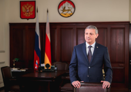 Глава Северной Осетии В.Битаров: "Необходимо привлекать инвесторов в сферу стройиндустрии"