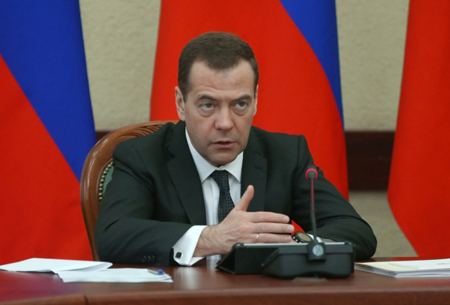 Медведев подписал распоряжение о расширении морпорта Ванино