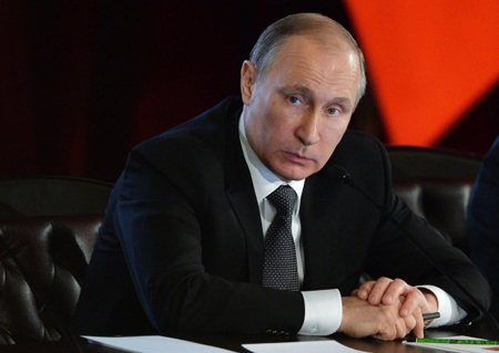 Путин назвал тяжелым событием нападение на объект Росгвардии в Чечне