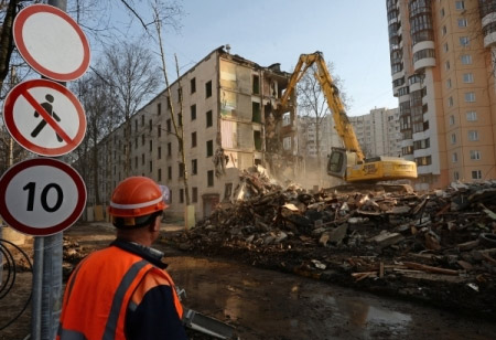 Собянин обещает при переселении из пятиэтажек обеспечить желающим новое жилье в том же районе