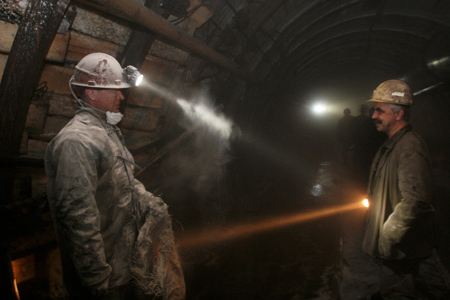 Горняки отказываются подниматься на поверхность из золотодобывающей шахты в Забайкалье