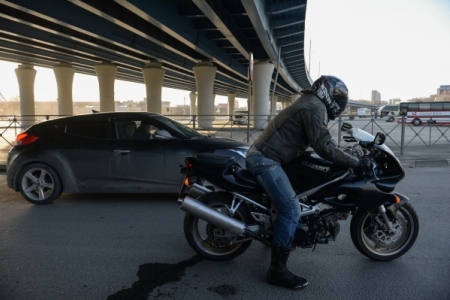 Оренбургским мотоциклистам запретили ездить в вечернее время по центральным улицам из-за жалоб горожан