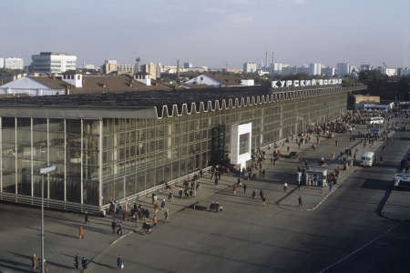 Движение электричек после аварии на Курском вокзале в Москве возобновлено