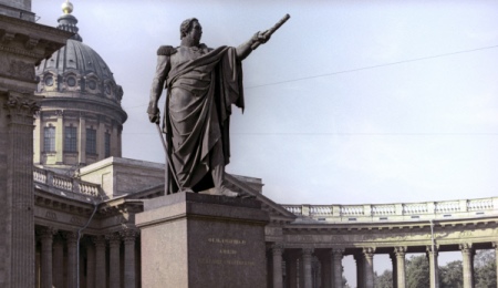 Статуи в память о войне 1812 года с Невского проспекта Петербурга отправятся на реставрацию