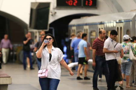 Собянин назвал фейковой информацию о необходимости отказа от поездок в метро в час "пик"